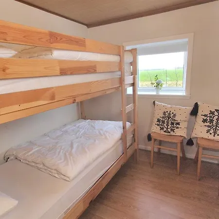 Two-bedroom Holiday Tarmvej 07 *